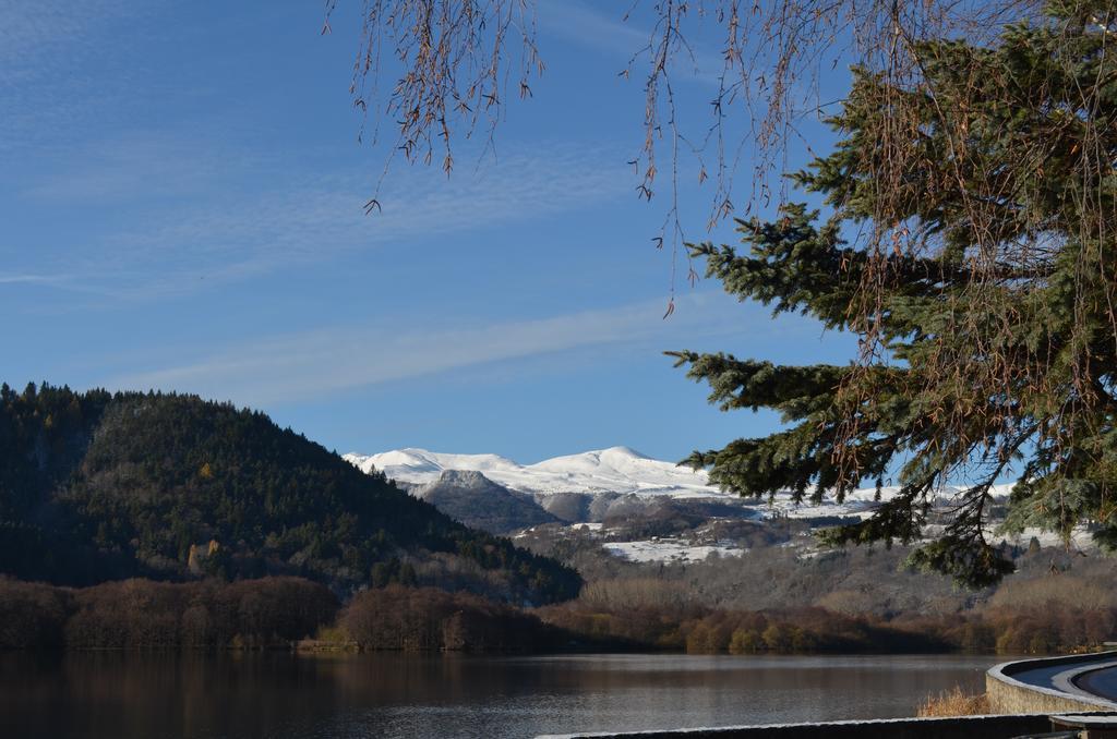 Hotel La Bonne Hotesse Chambon-sur-Lac Exterior foto